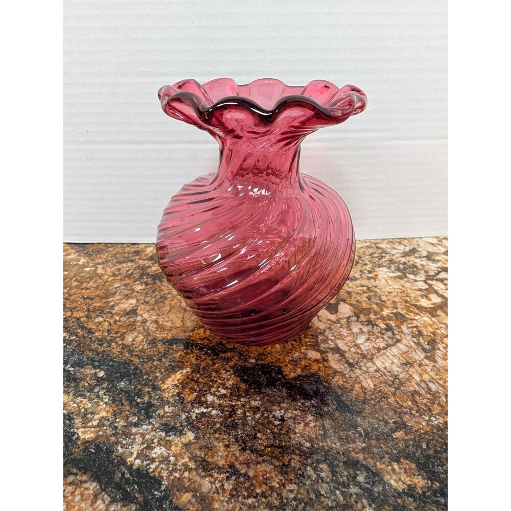 BEAUTIFUL VINTAGE FENTON CRANBERRY RUFFLED VASE 5 1/4" TALL